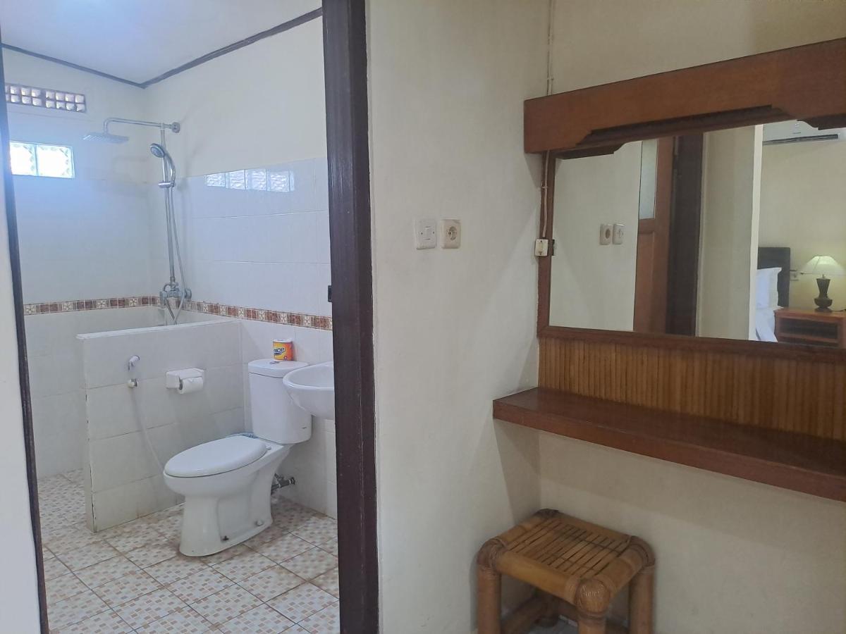 Lovina Beach Hotel Ngoại thất bức ảnh