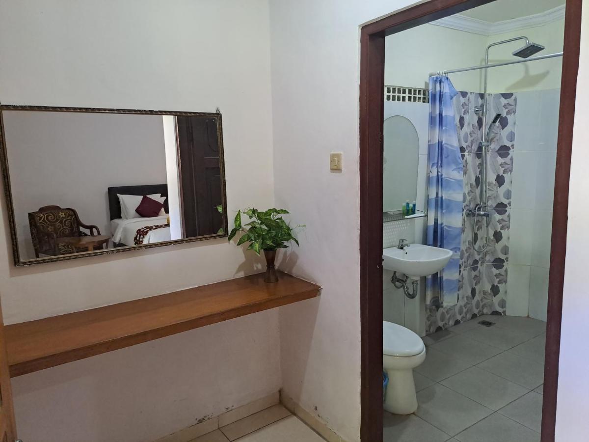 Lovina Beach Hotel Ngoại thất bức ảnh
