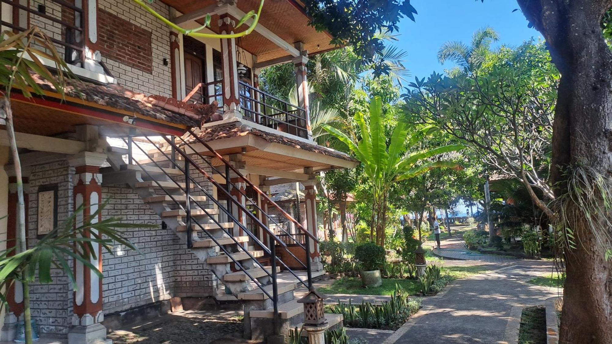 Lovina Beach Hotel Ngoại thất bức ảnh