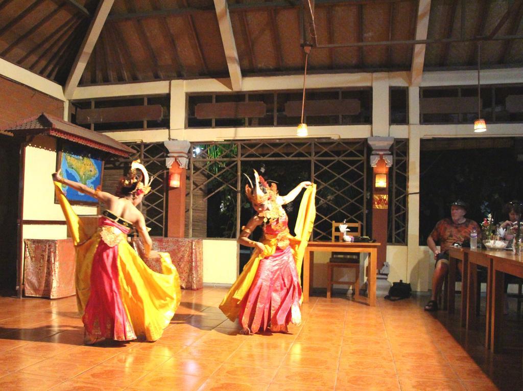 Lovina Beach Hotel Ngoại thất bức ảnh
