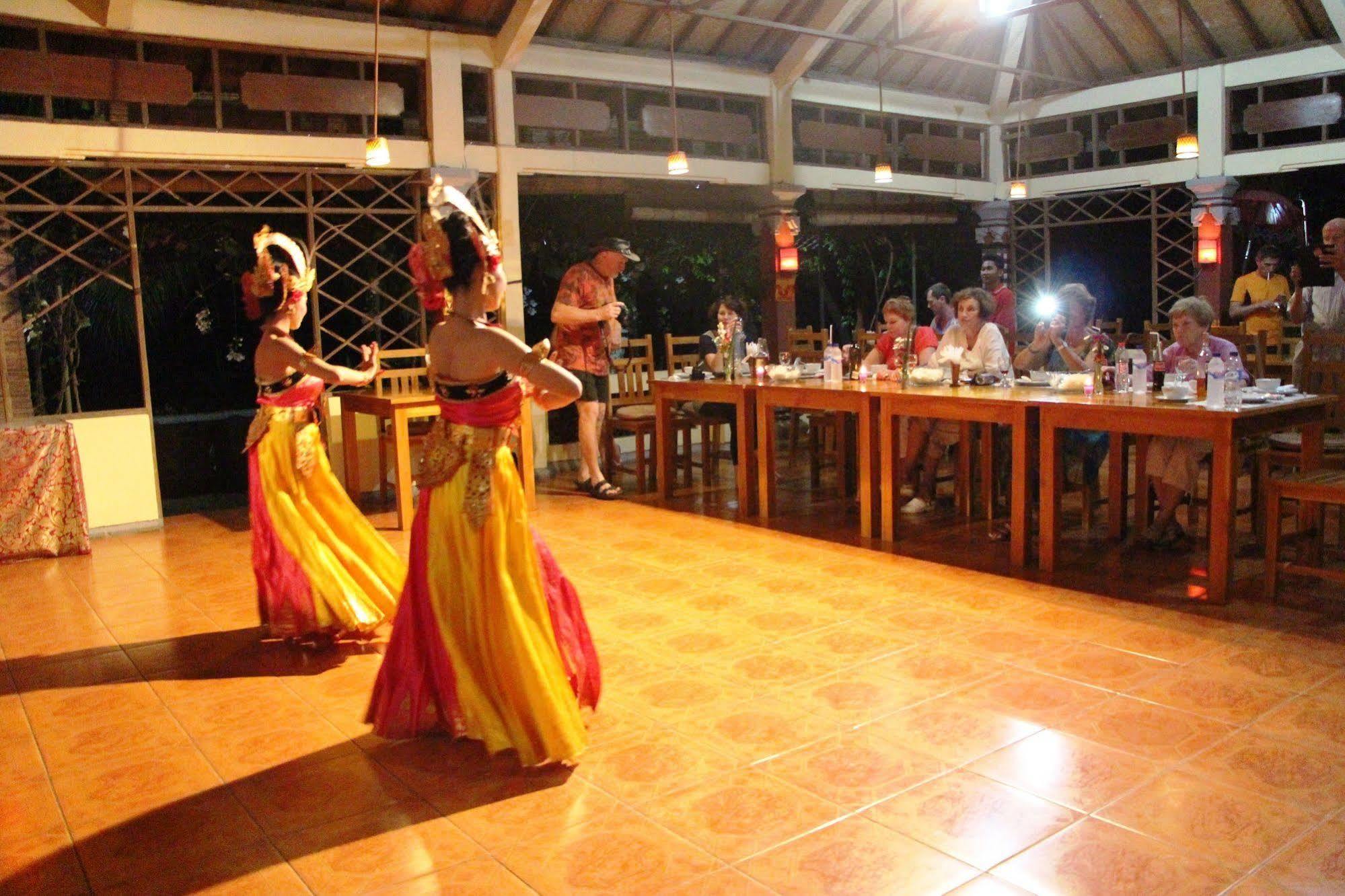 Lovina Beach Hotel Ngoại thất bức ảnh