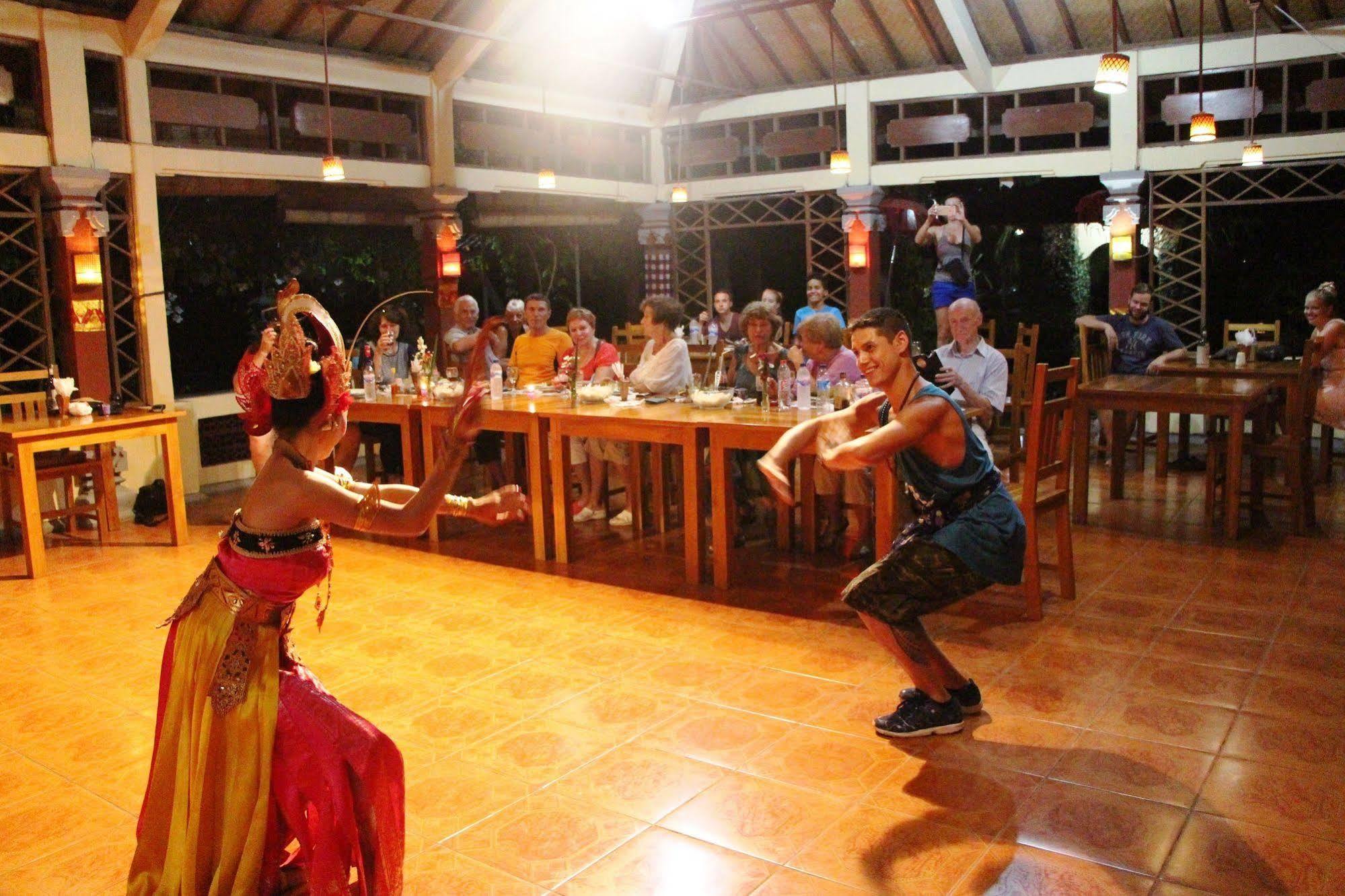 Lovina Beach Hotel Ngoại thất bức ảnh