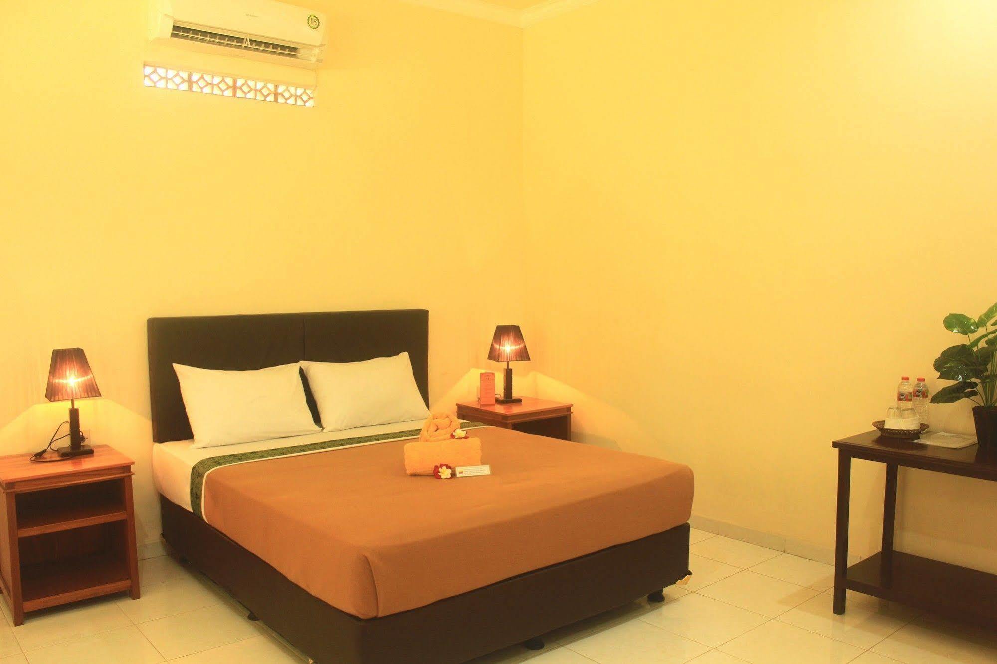 Lovina Beach Hotel Ngoại thất bức ảnh