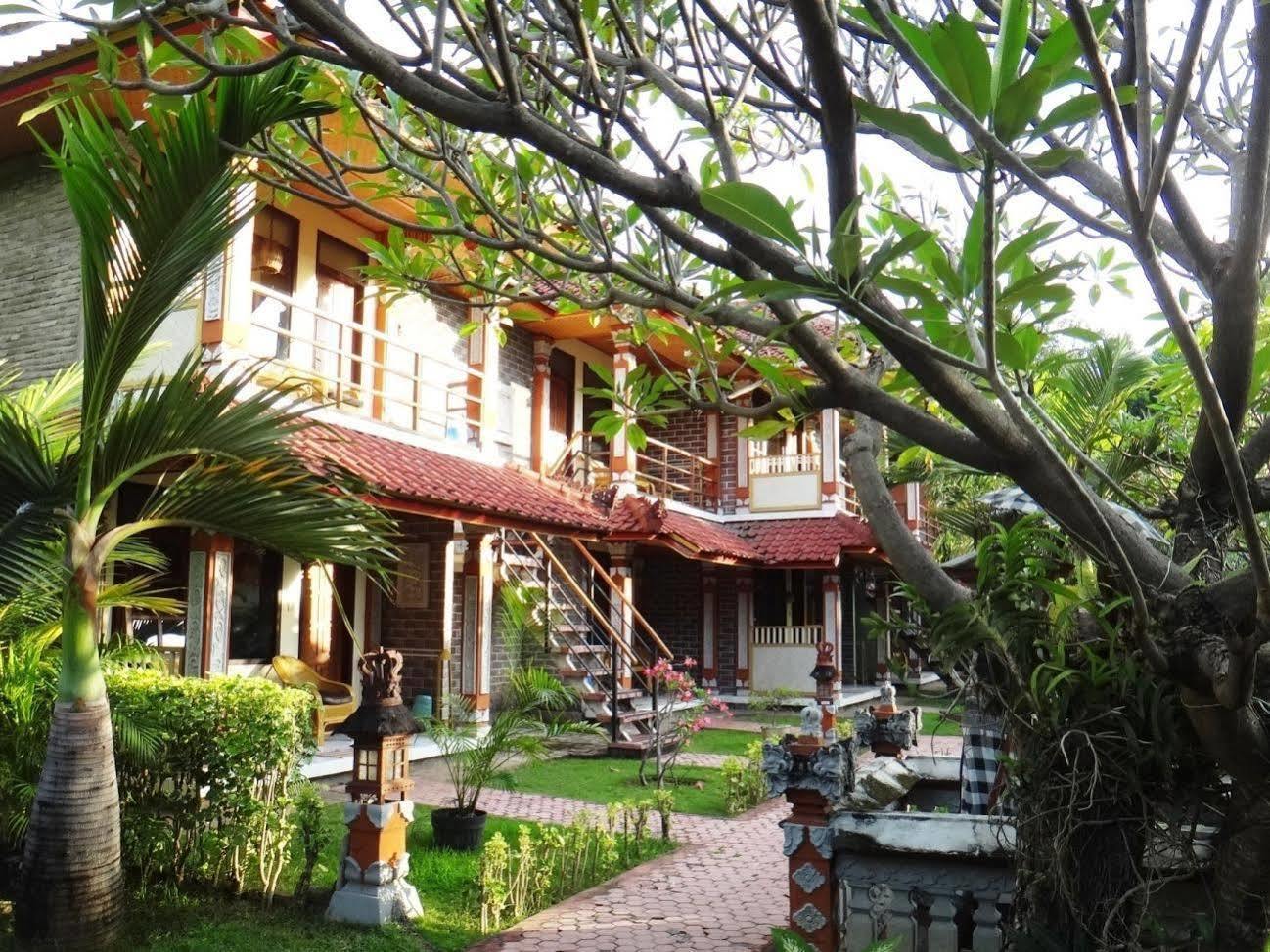 Lovina Beach Hotel Ngoại thất bức ảnh
