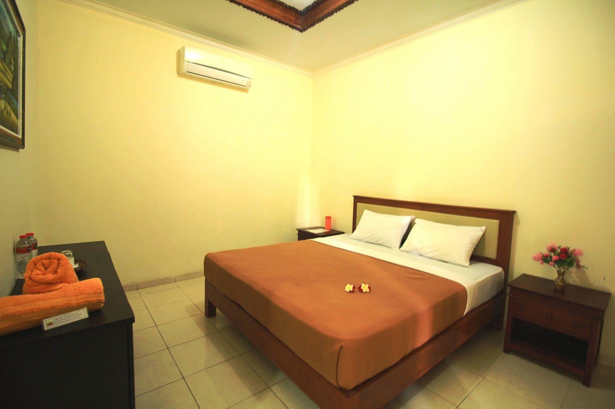 Lovina Beach Hotel Ngoại thất bức ảnh
