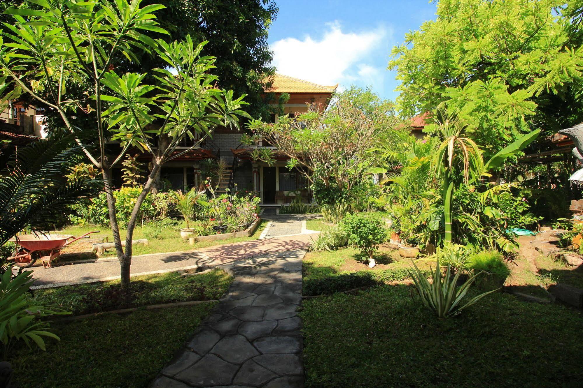 Lovina Beach Hotel Ngoại thất bức ảnh
