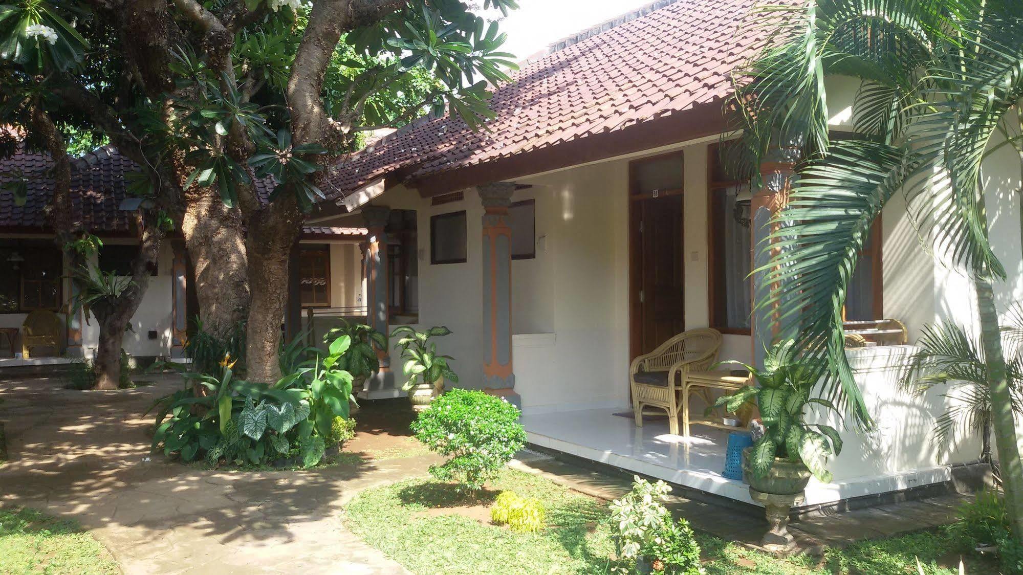 Lovina Beach Hotel Ngoại thất bức ảnh