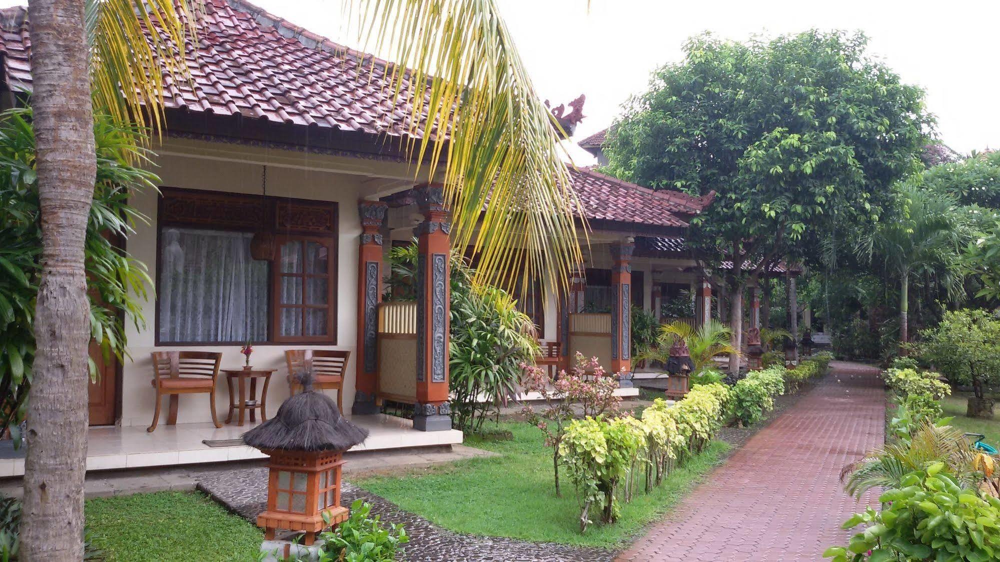 Lovina Beach Hotel Ngoại thất bức ảnh