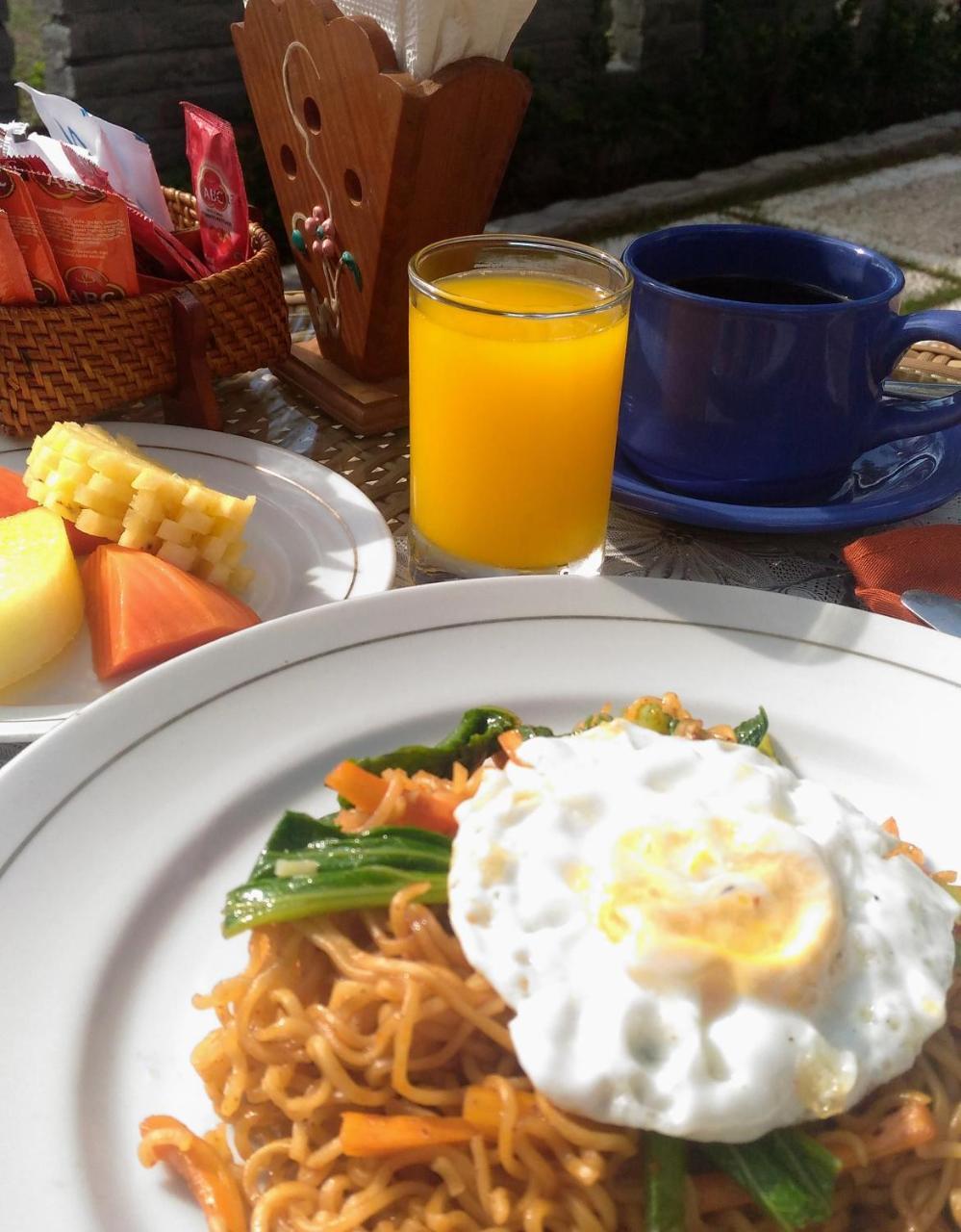 Lovina Beach Hotel Ngoại thất bức ảnh